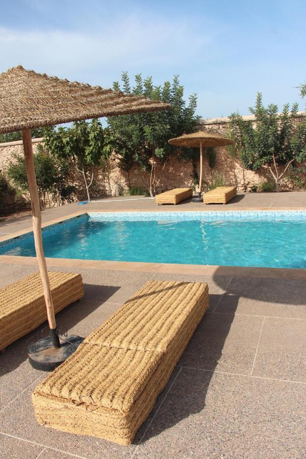 Les Jardins Fleuris Bed & Breakfast Suvayr Dış mekan fotoğraf